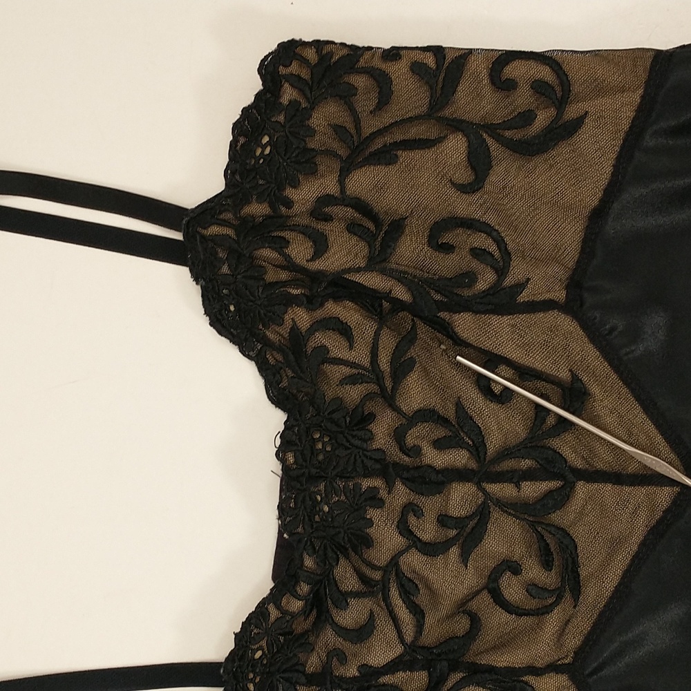 Slip Dress from NYC Movie Set Black Party Sexy Chemise w Bra USA Made sz 32 apx4 - Picture 10 of 12